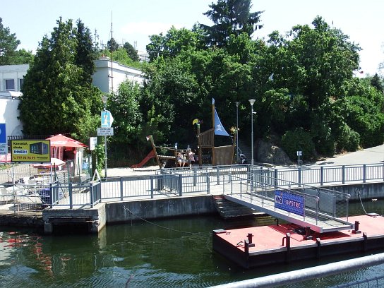 5. Pohled z lodi
5. Pohled z lodi