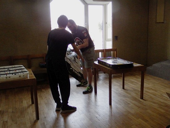 13. Uklízení hokejů
