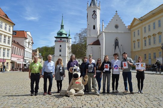 11. Skupinové foto. 
