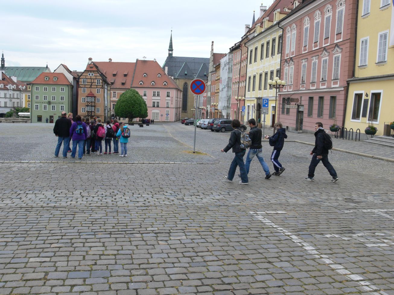 27. Opět na náměstí
