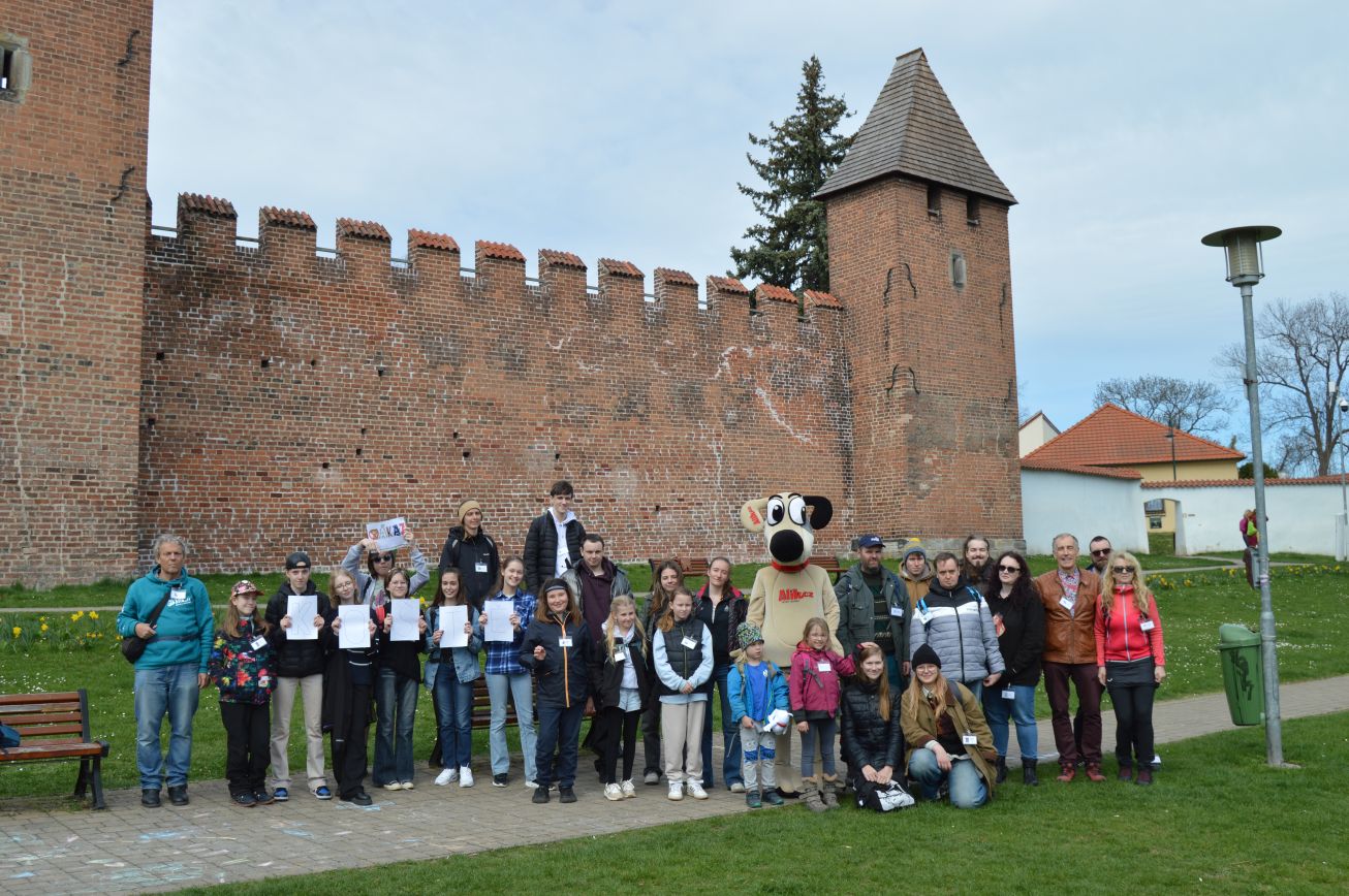 12. Skupinové foto
