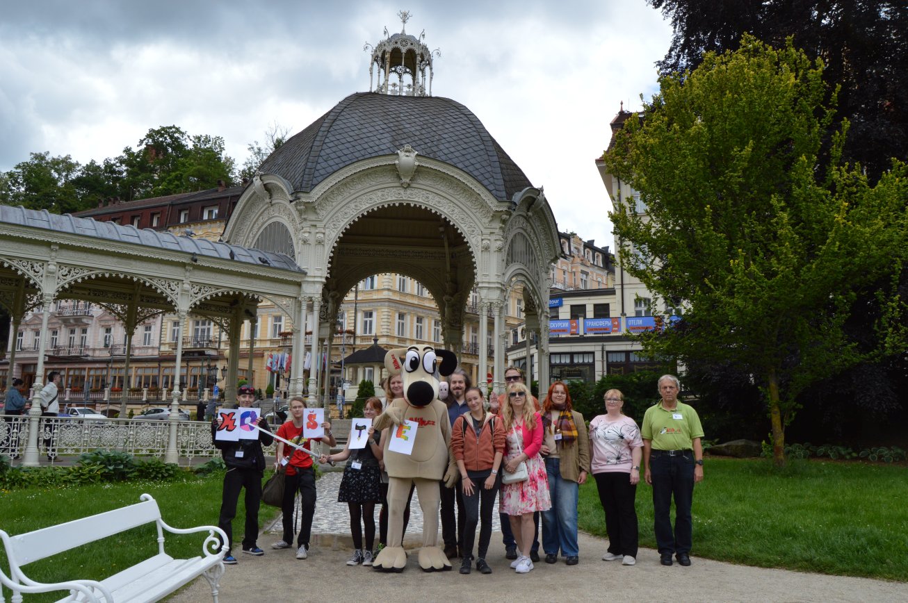 9. Skupinové foto
